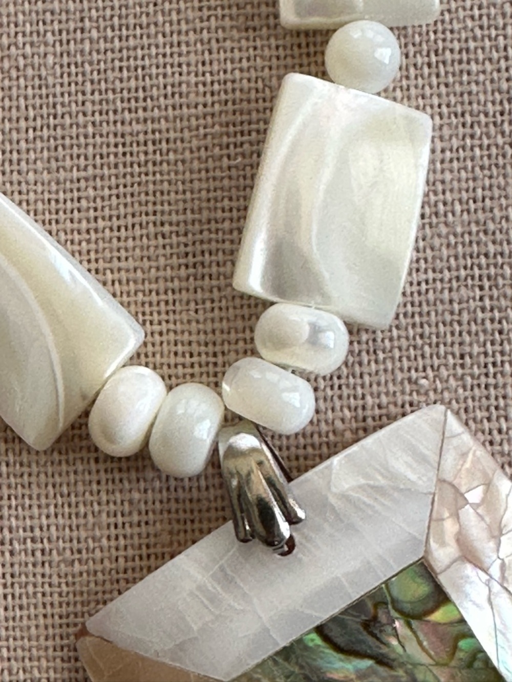 24-1/2 inch Mother of Pearl necklace NWOT - Picture 9 of 12